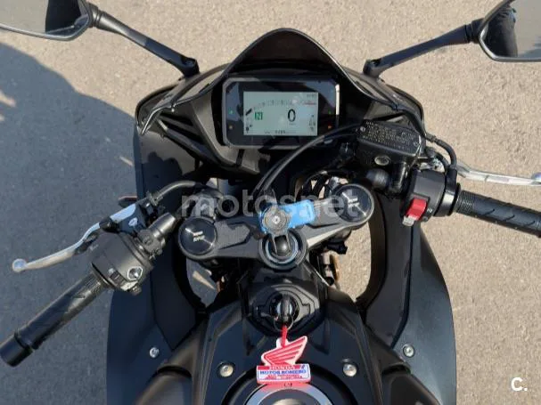 Honda CBR650R - Vista 7
