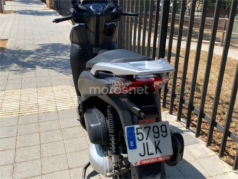 Honda SH300i - Vista 4