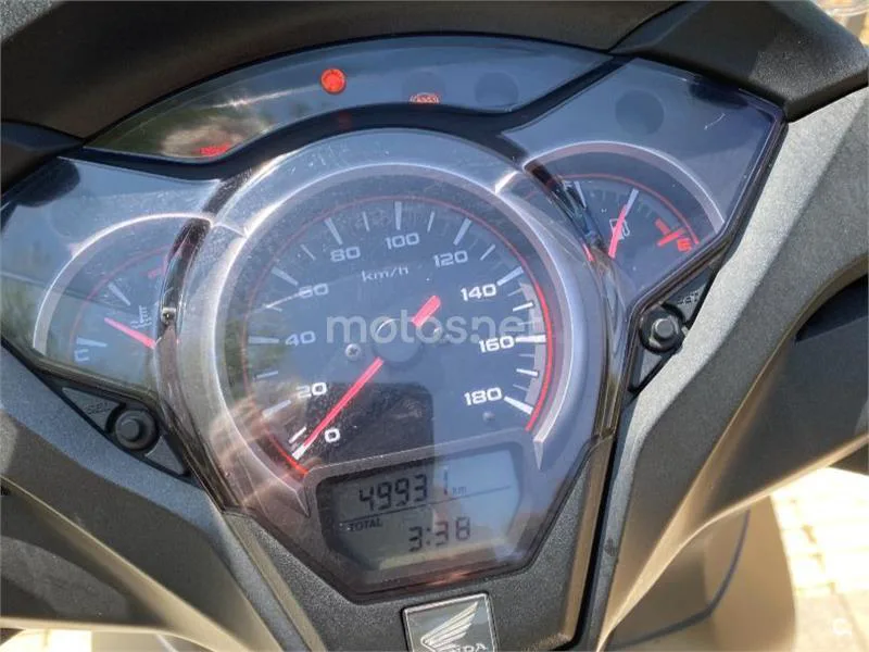 Honda SH300i - Vista 5