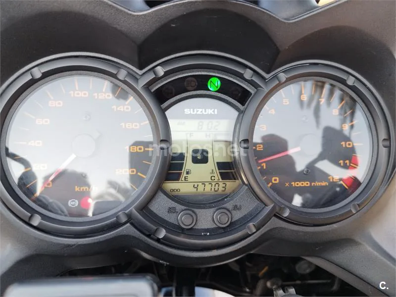 Suzuki V-Strom 650 - Vista 12