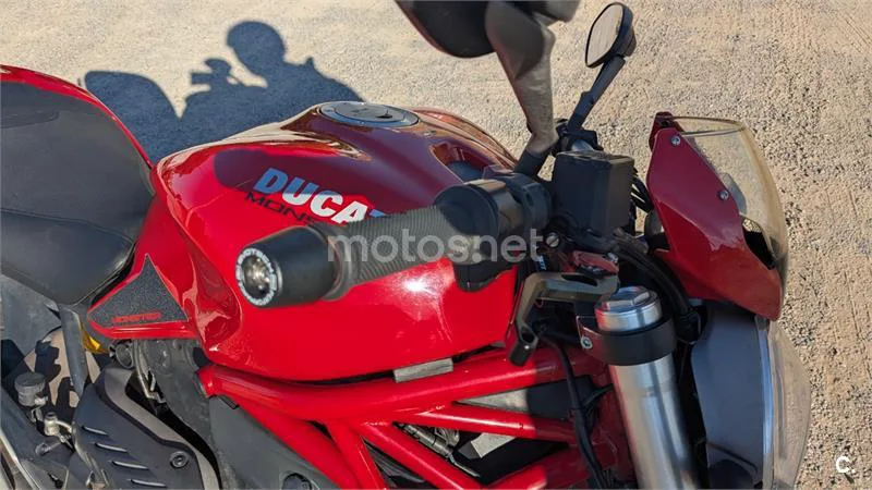Ducati Monster 821 - Vista 4
