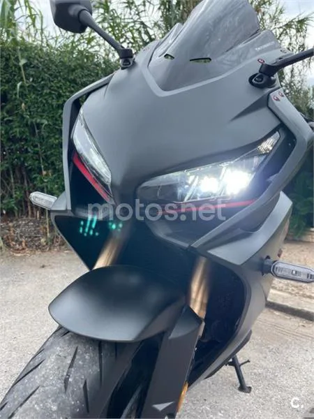 Honda CBR650R - Vista 3
