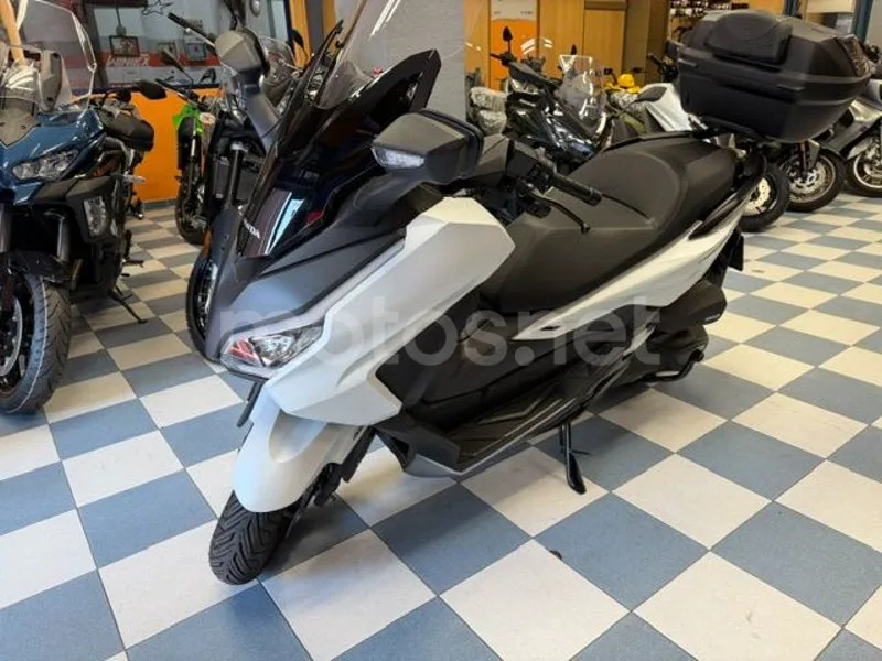 Honda Forza 350 - Vista 14