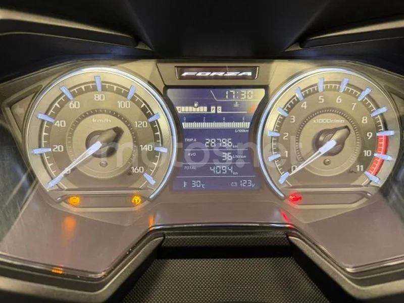 Honda Forza 350 - Vista 19