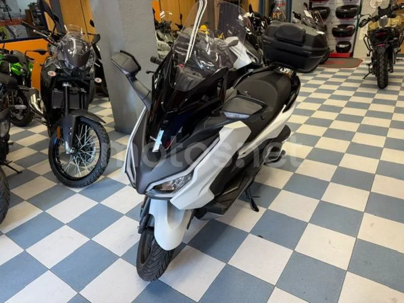 Honda Forza 350 - Vista 6