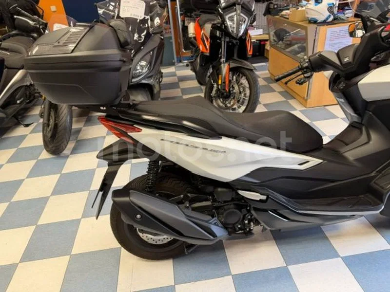 Honda Forza 350 - Vista 10