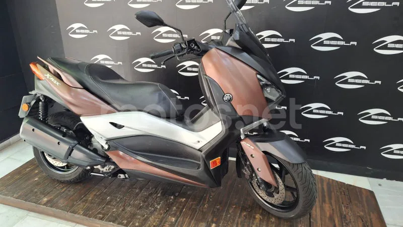 Yamaha XMAX 300 - Vista 4