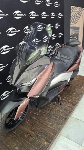 Yamaha XMAX 300 - Vista 8