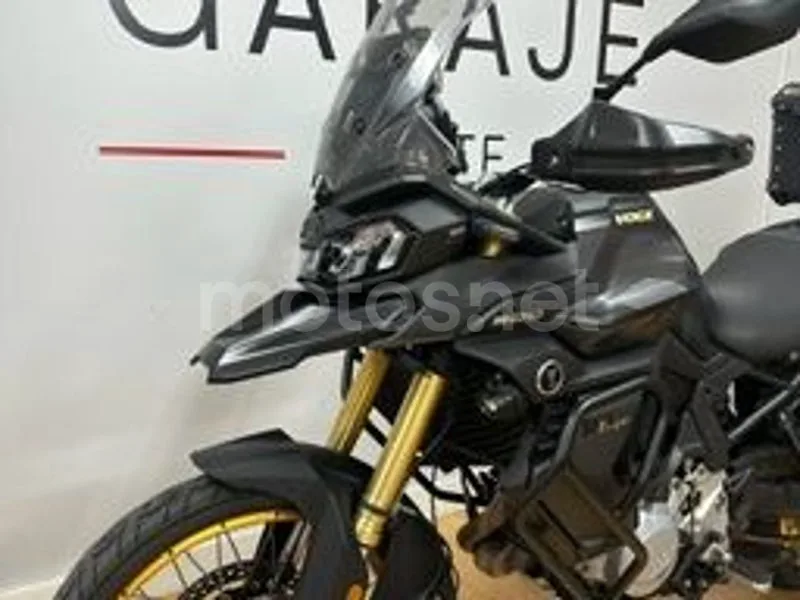 Voge 900DSX - Vista 11