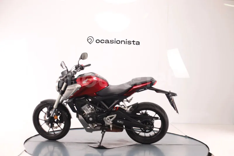 Honda CB125R - Vista 5