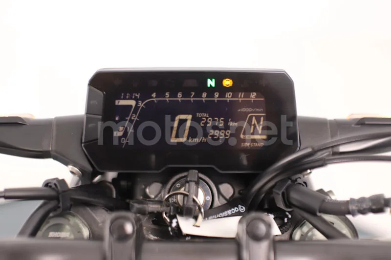 Honda CB125R - Vista 6