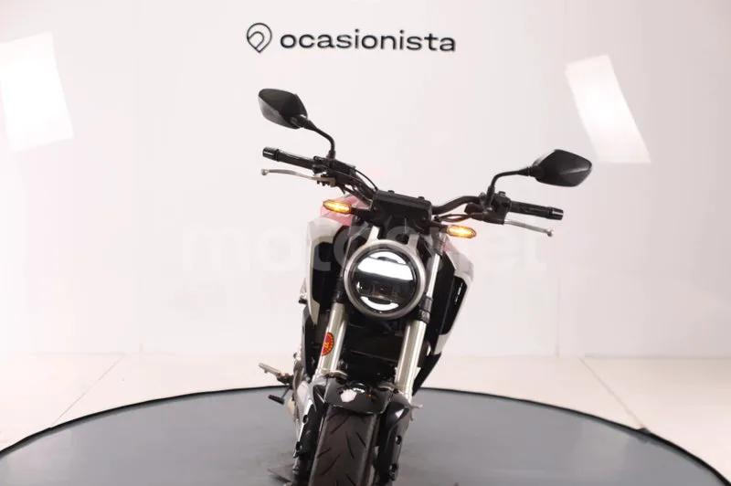 Honda CB125R - Vista 9