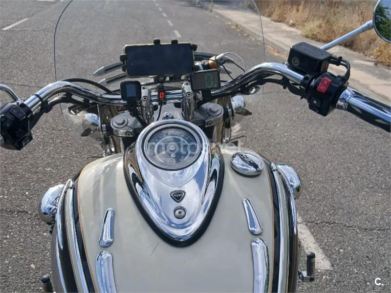 Triumph Rocket 3 Touring - Vista 6