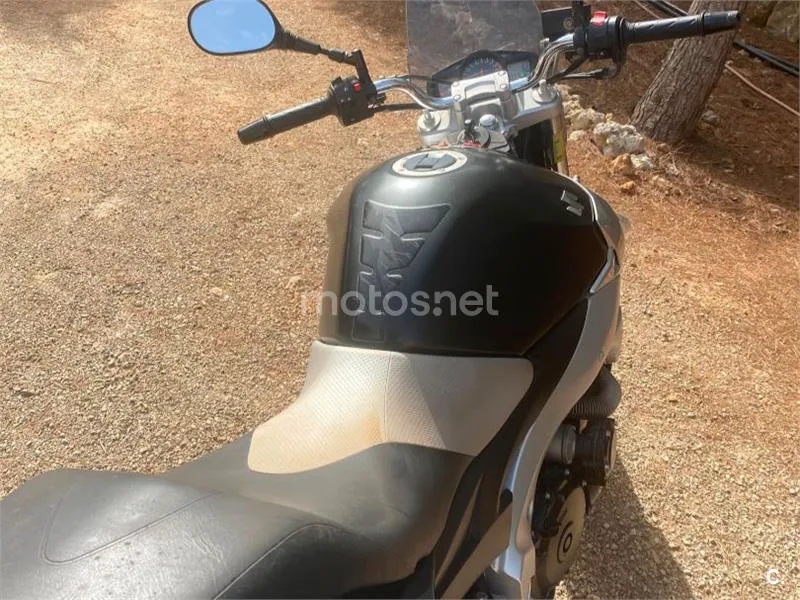 Suzuki GSR600 - Vista 5