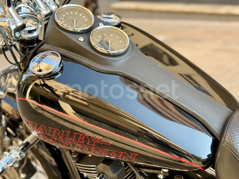 Harley-Davidson Dyna Low Rider - Vista 24