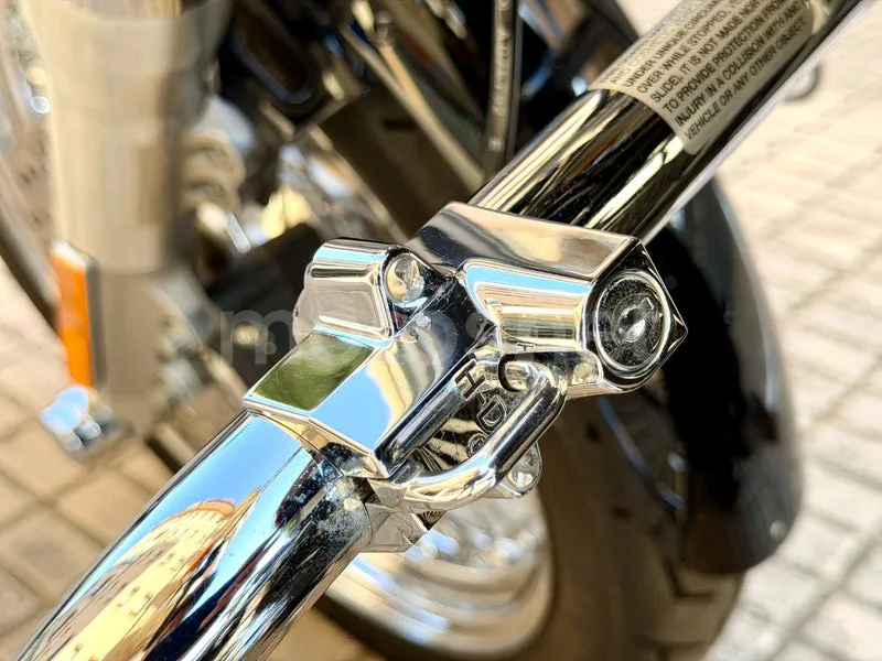 Harley-Davidson Dyna Low Rider - Vista 27
