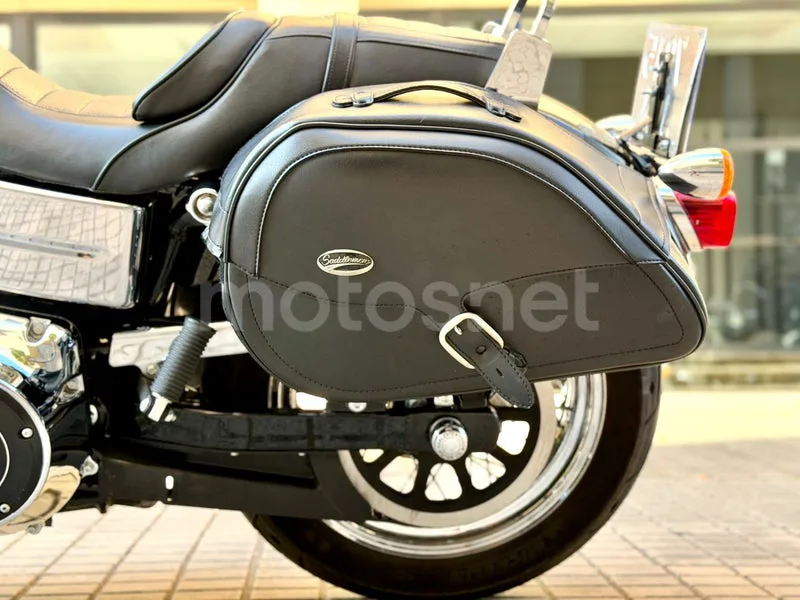 Harley-Davidson Dyna Low Rider - Vista 44