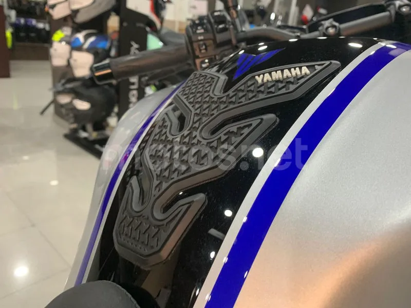 Yamaha MT-09 - Vista 14