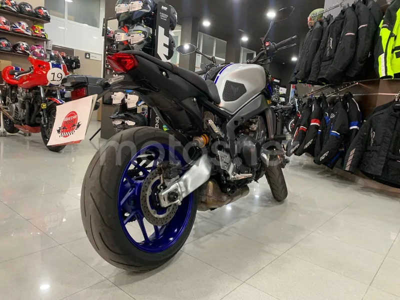 Yamaha MT-09 - Vista 4