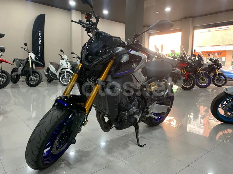 Yamaha MT-09 - Vista 6