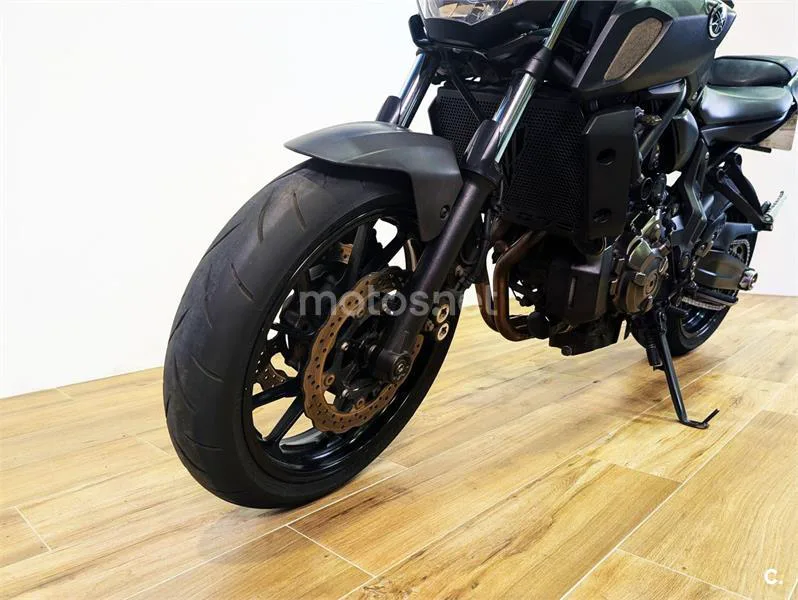 Yamaha MT-07 - Vista 6