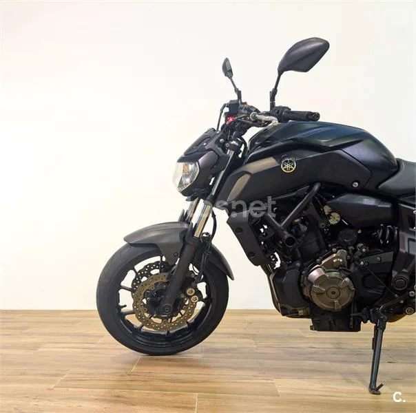 Yamaha MT-07 - Vista 8