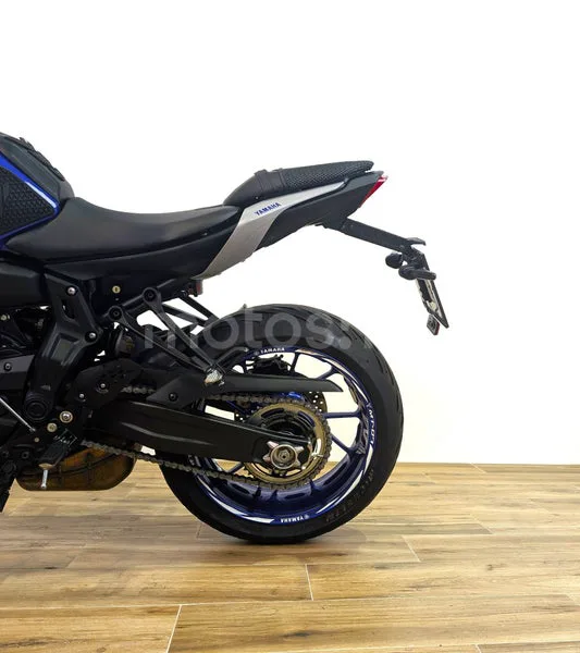 Yamaha MT-07 - Vista 9