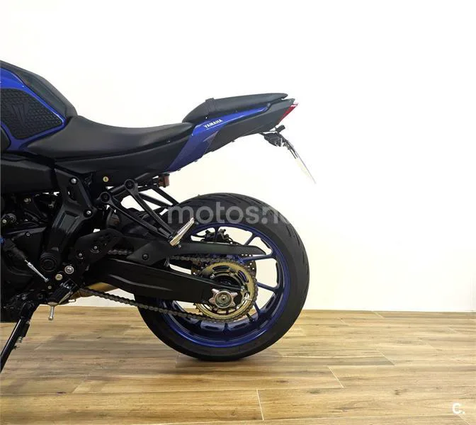 Yamaha MT-07 - Vista 9