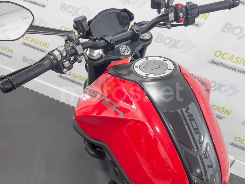 Ducati Monster - Vista 11