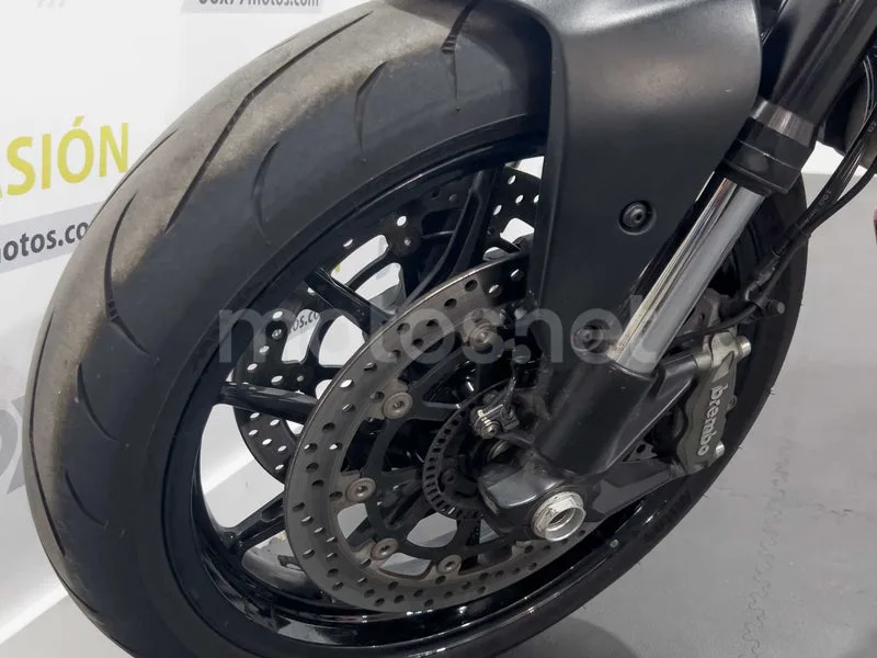 Ducati Monster - Vista 15