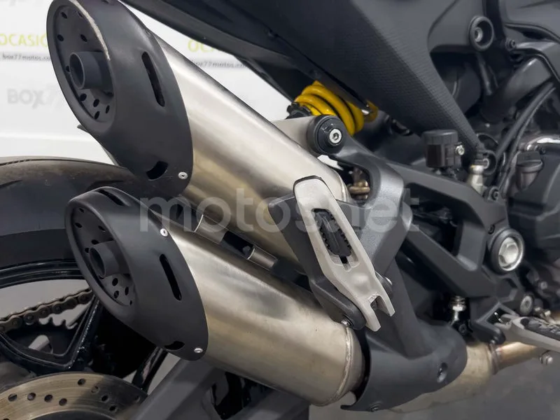 Ducati Monster - Vista 18