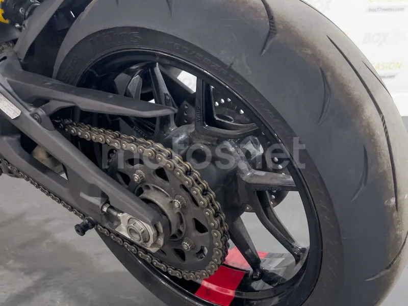 Ducati Monster - Vista 8