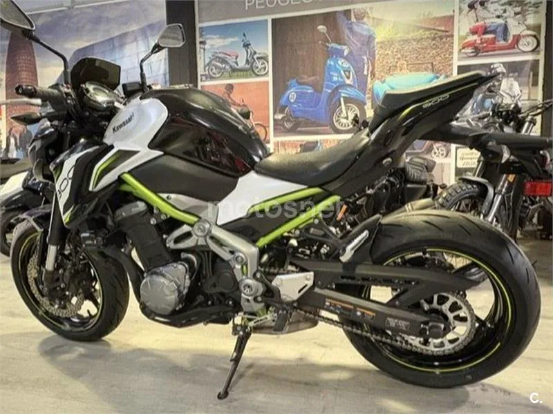 Kawasaki Z900 - Vista 4