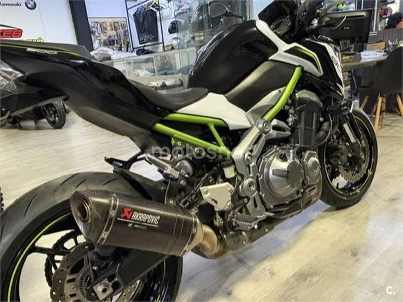 Kawasaki Z900 - Vista 5
