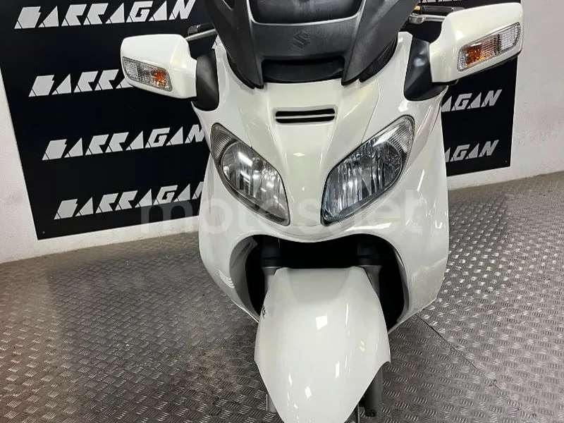 Suzuki Burgman 650 Executive - Vista 4