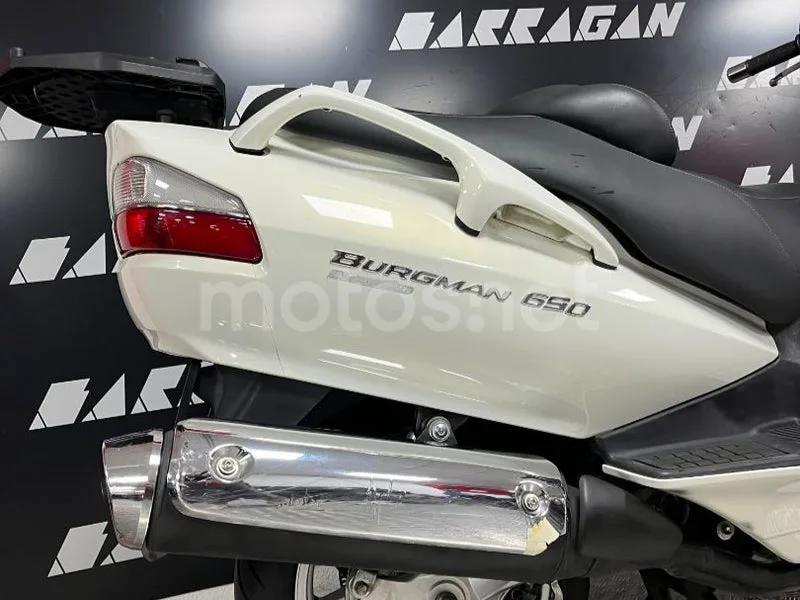 Suzuki Burgman 650 Executive - Vista 6