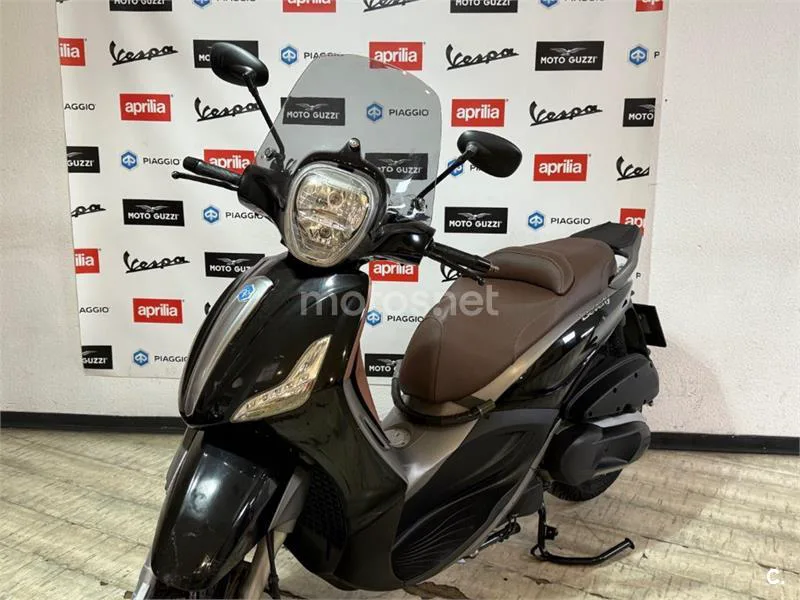 Piaggio Beverly Sport Touring 350 - Vista 5