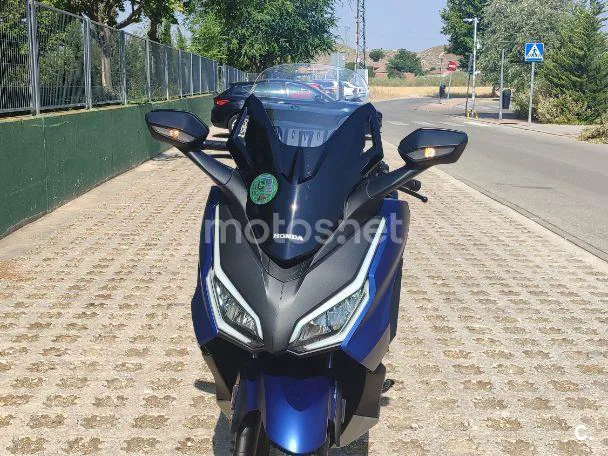 Honda Forza 350 - Vista 3