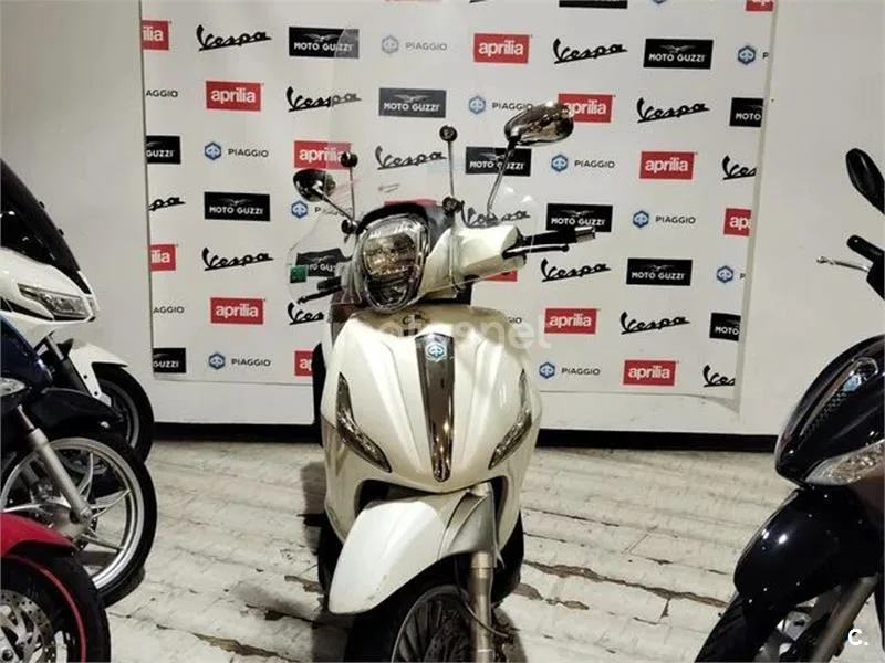 Piaggio Beverly 300 - Vista 4