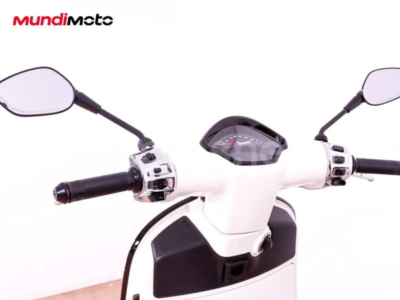 Vespa GTS 125 - Vista 11