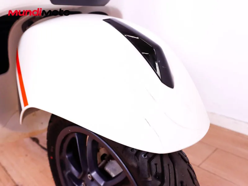 Vespa GTS 125 - Vista 26