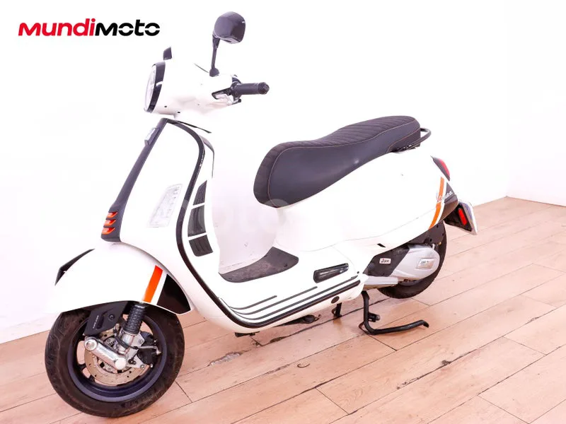 Vespa GTS 125 - Vista 7