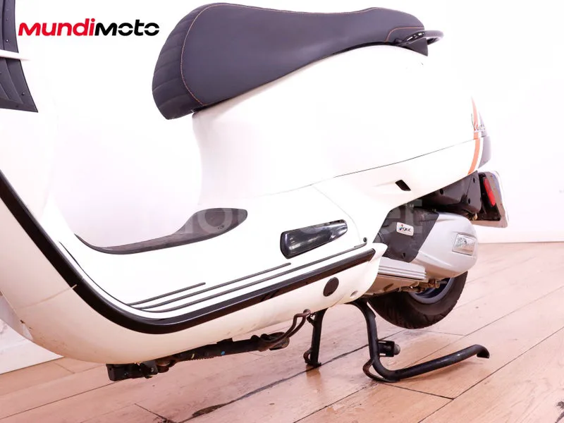 Vespa GTS 125 - Vista 10