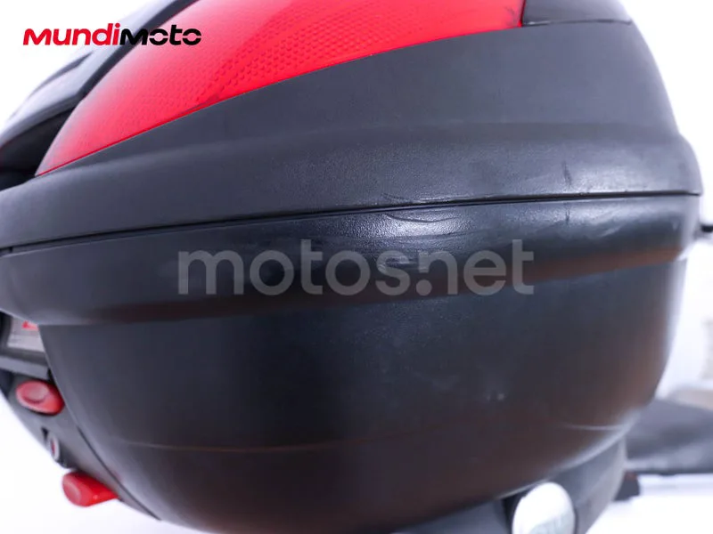 Suzuki GSR600 - Vista 14