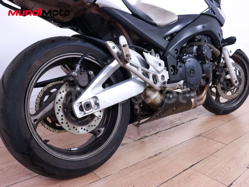 Suzuki GSR600 - Vista 4