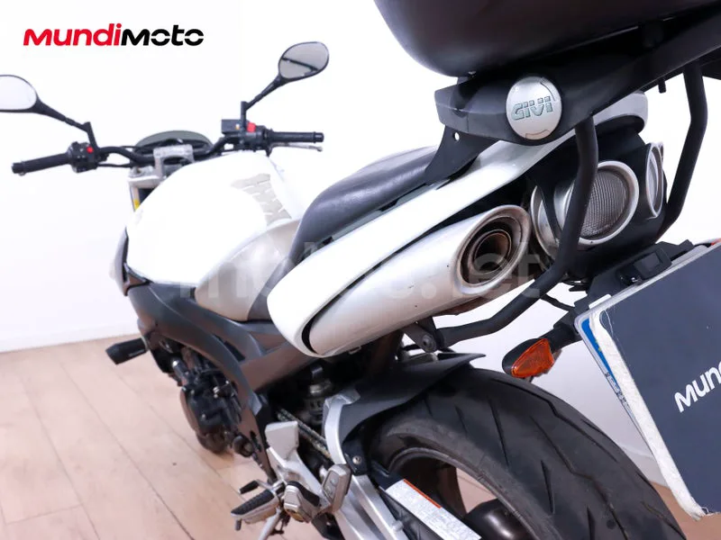 Suzuki GSR600 - Vista 9