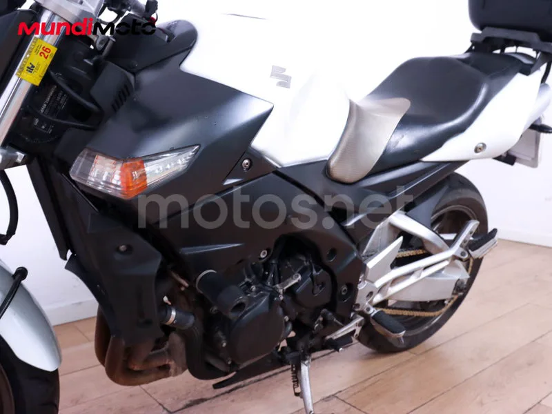Suzuki GSR600 - Vista 10