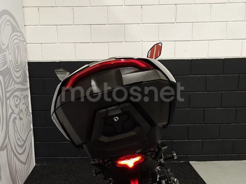 Yamaha MT-09 - Vista 11