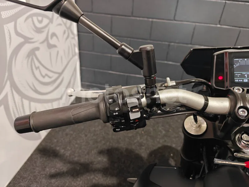 Yamaha MT-09 - Vista 9