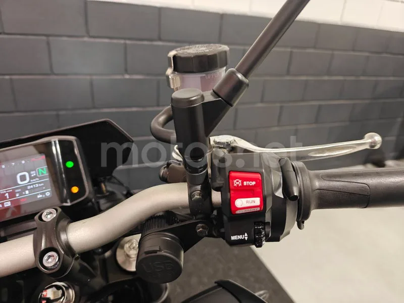 Yamaha MT-09 - Vista 10